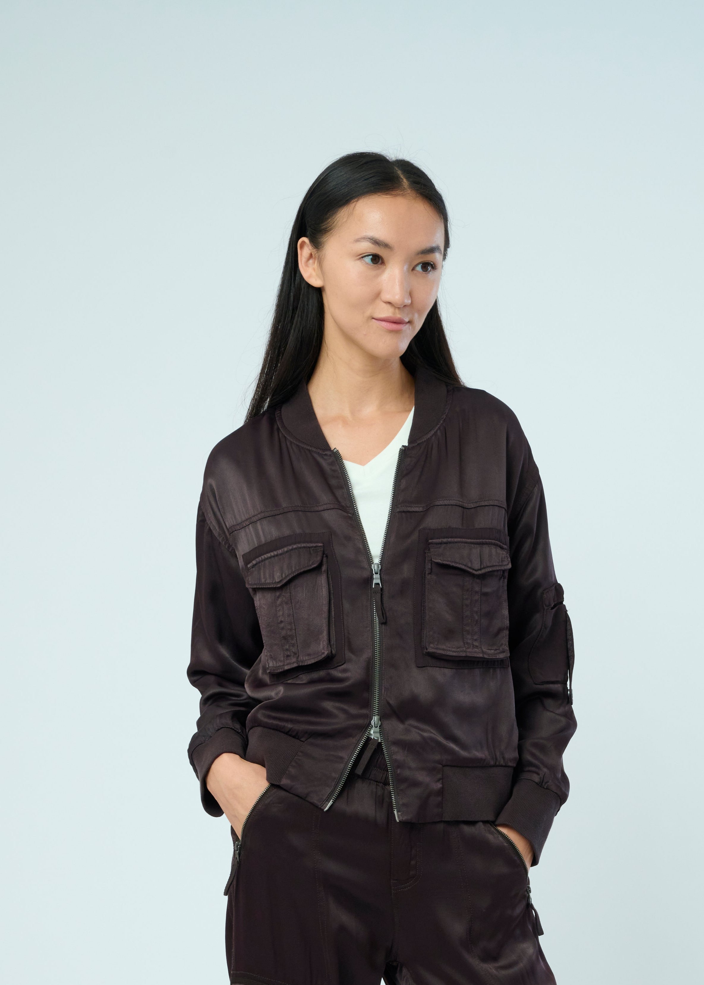 #color_dark chocolate