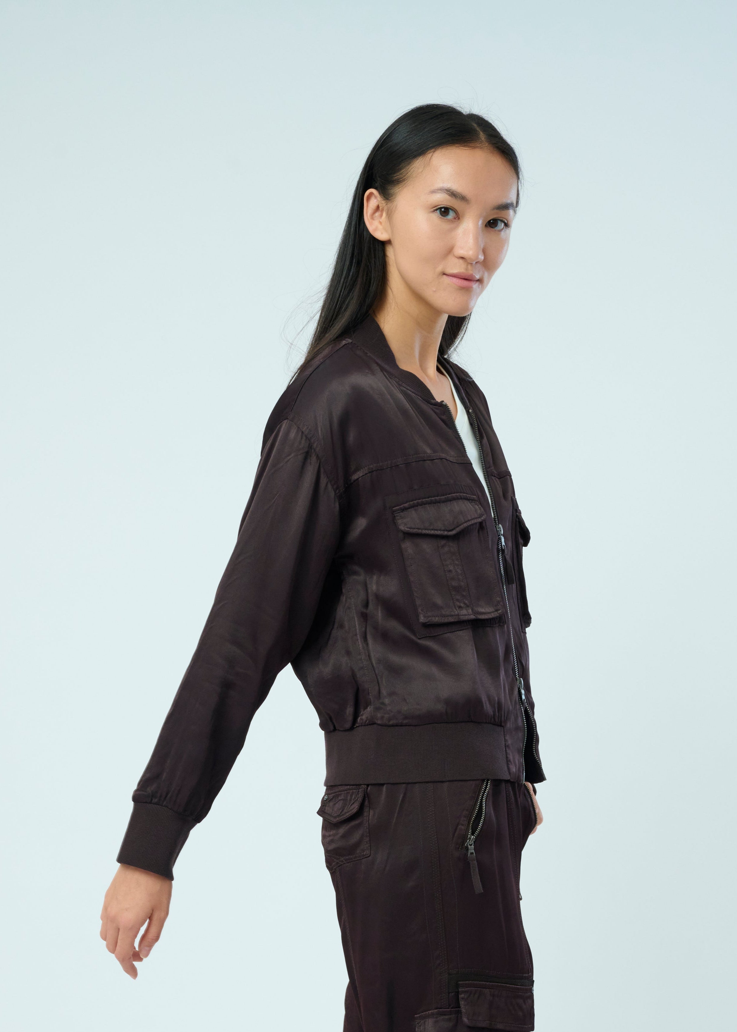 #color_dark chocolate