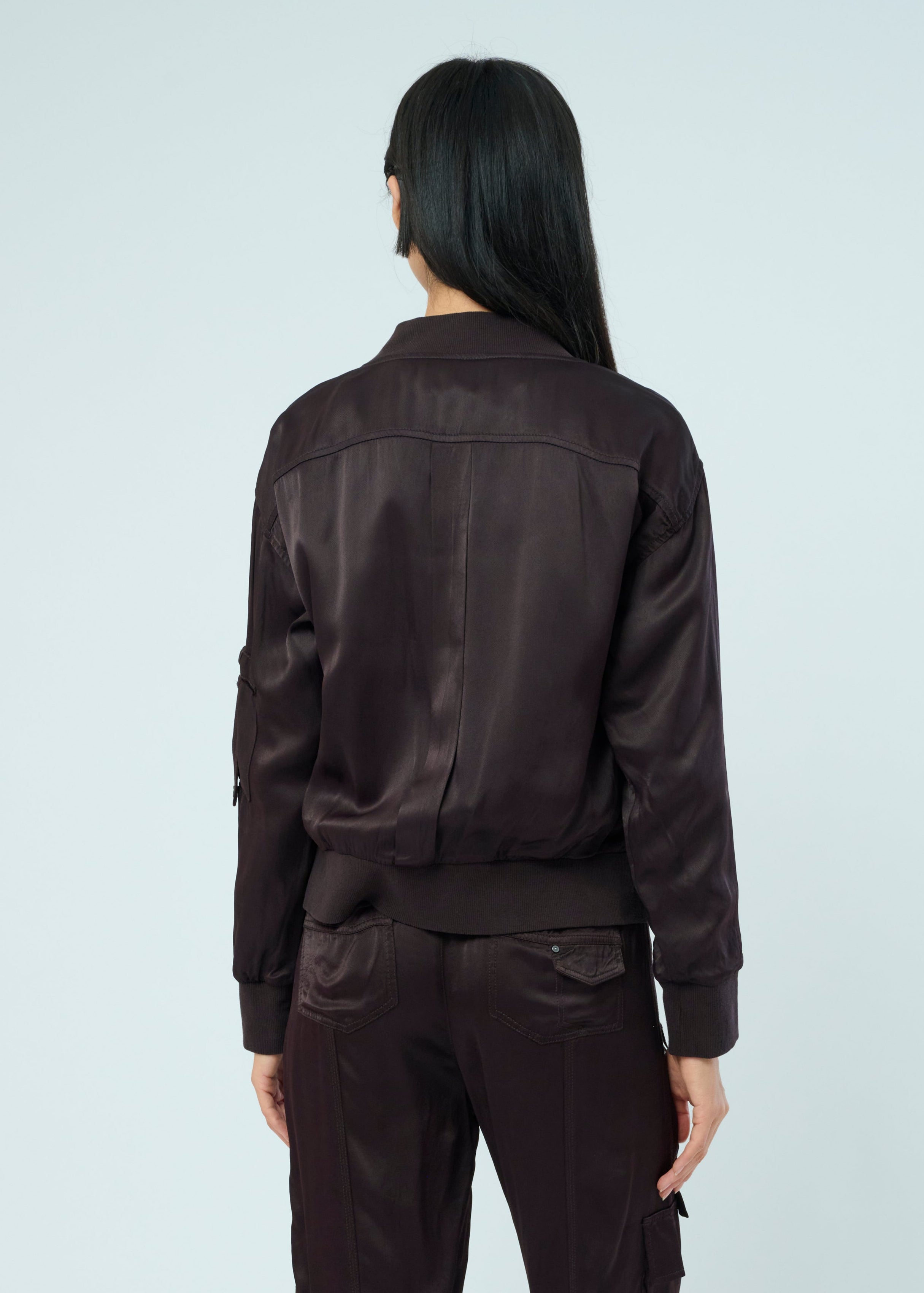 #color_dark chocolate