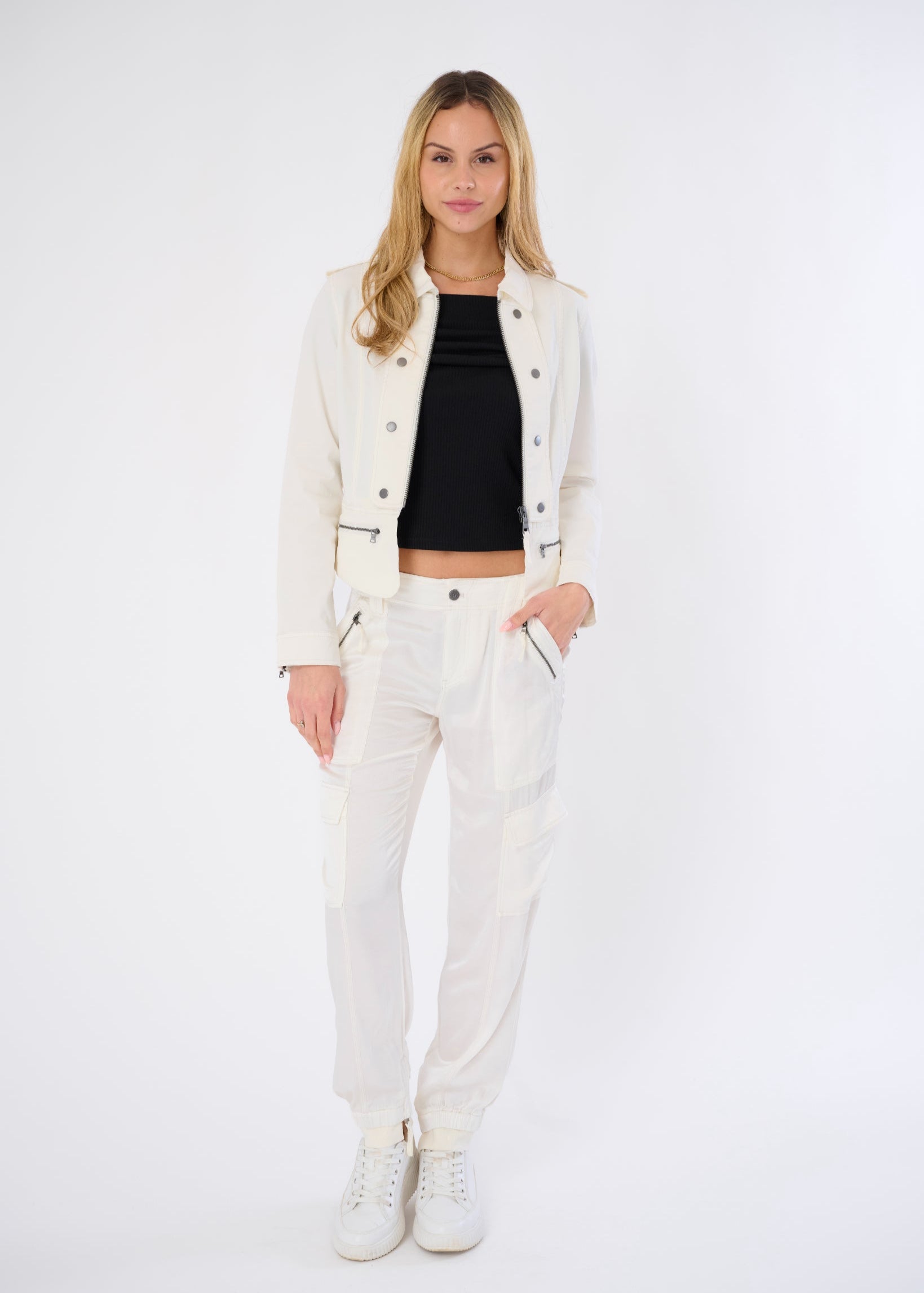 #color_antique ivory