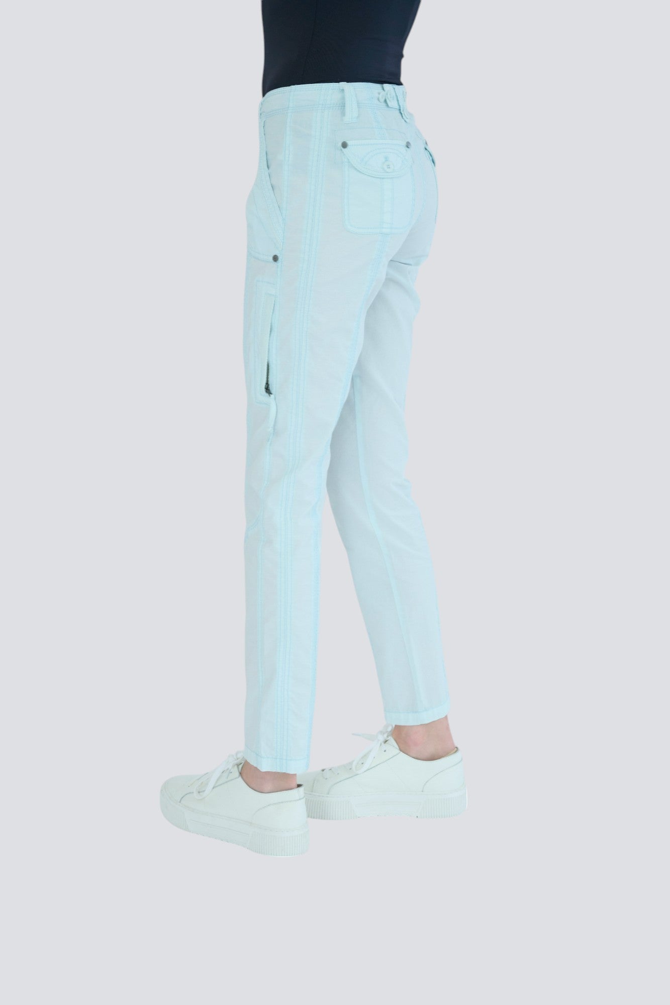 #color_illusion blue