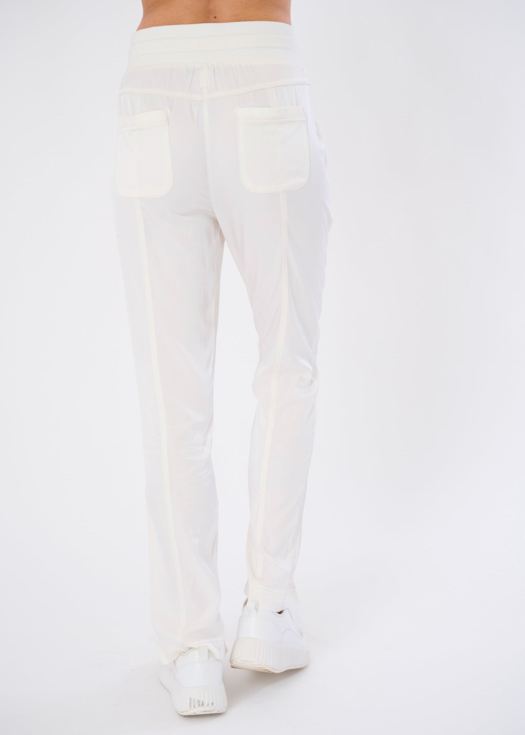 #color_antique ivory