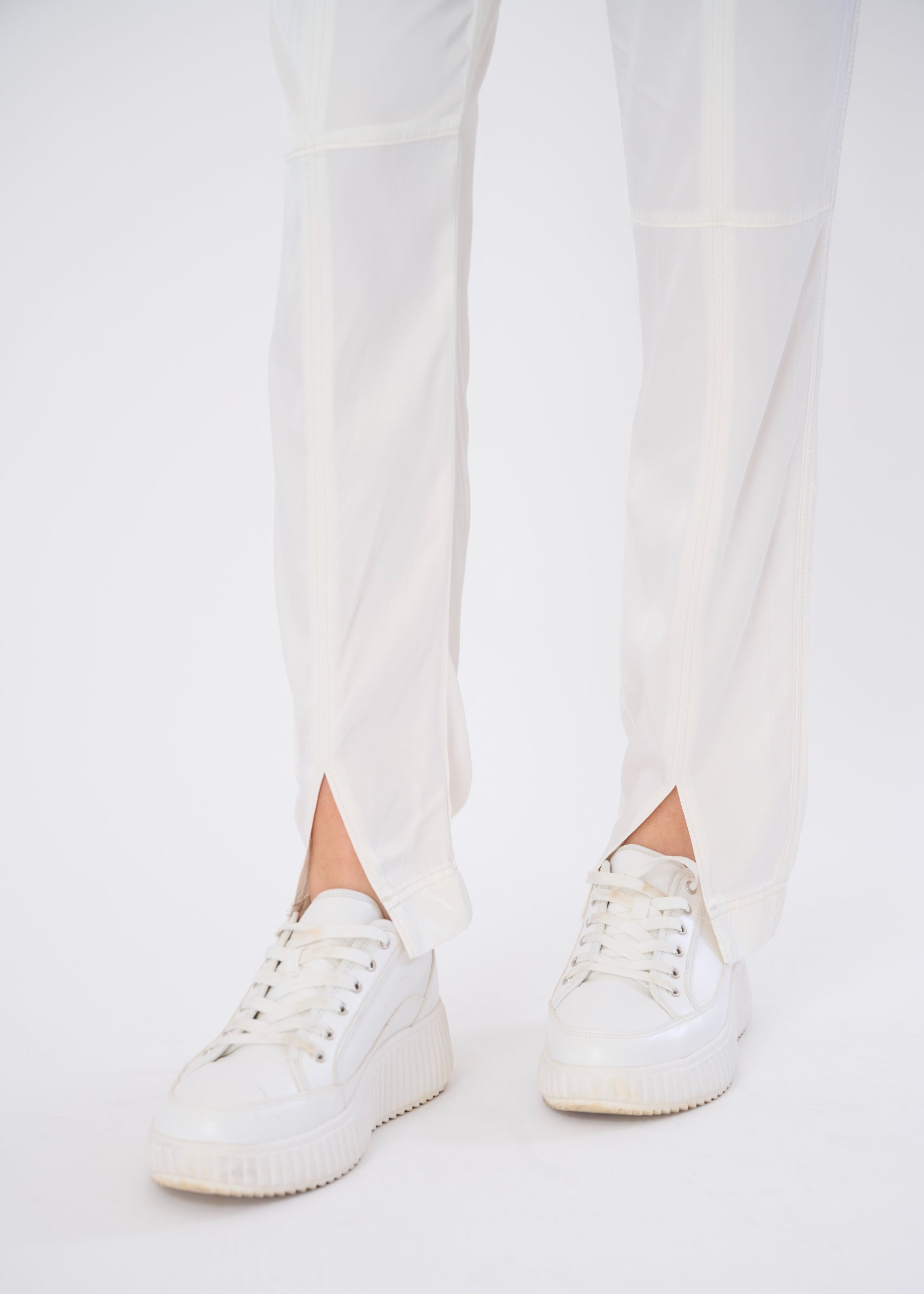 #color_antique ivory