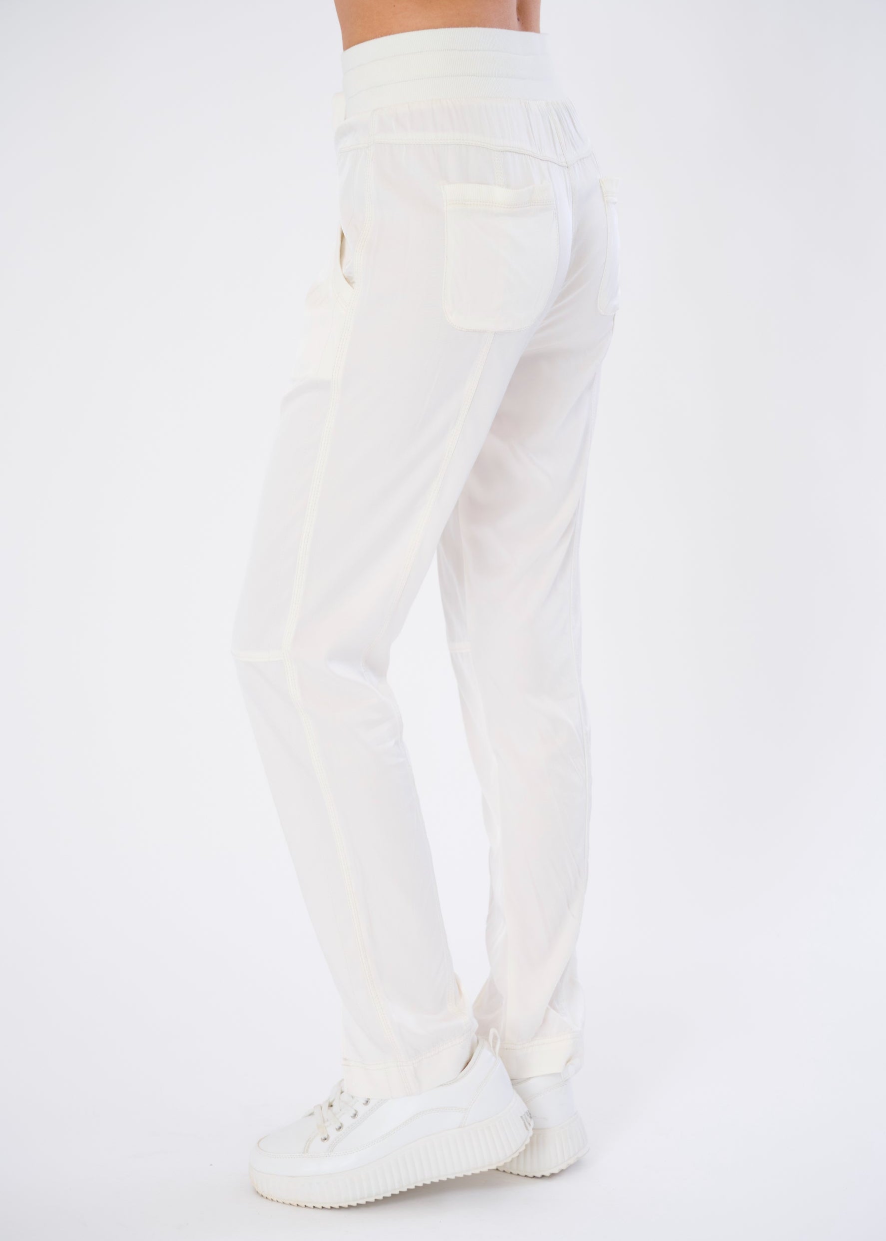 #color_antique ivory