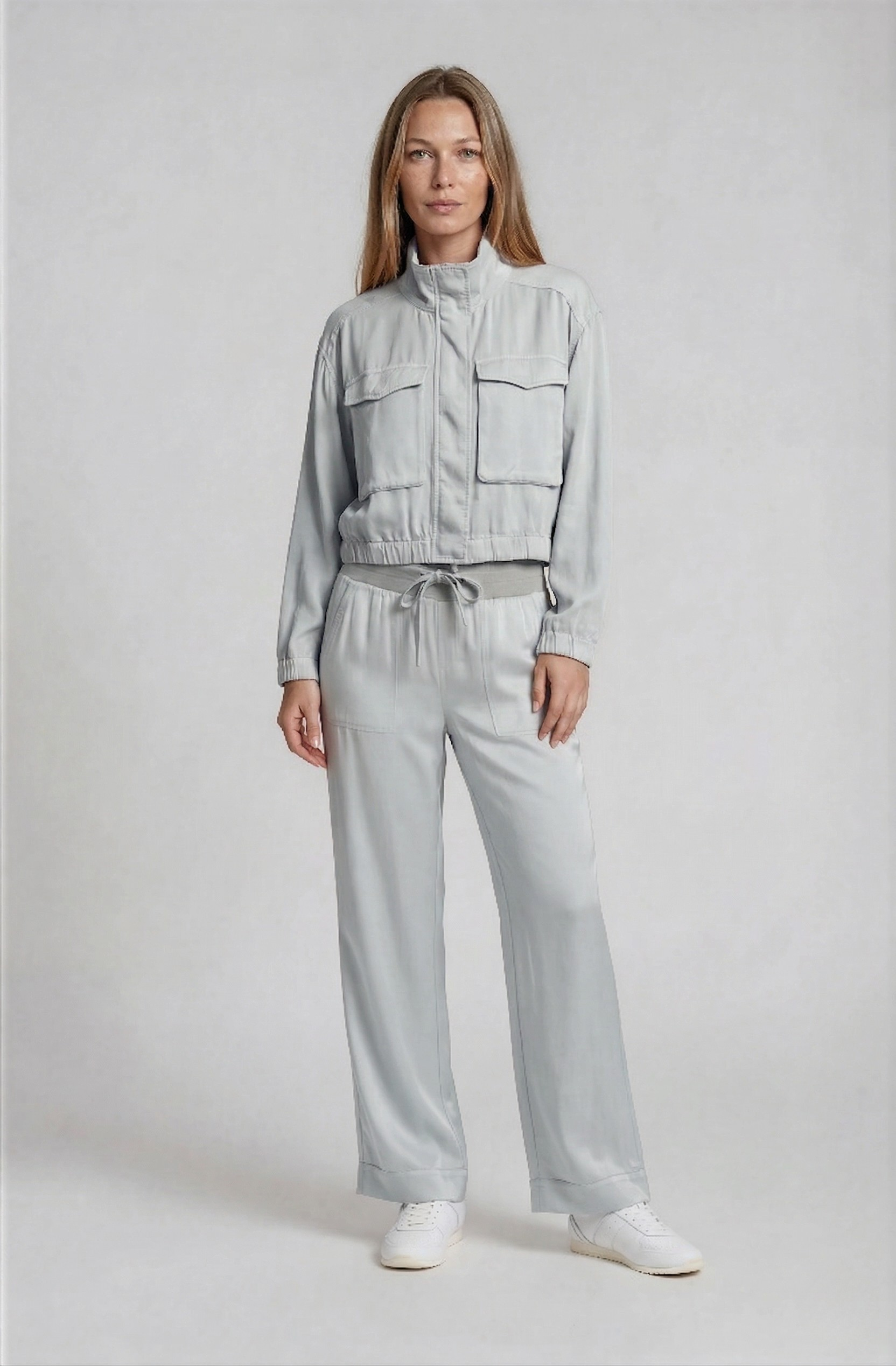 #color_pale chambray