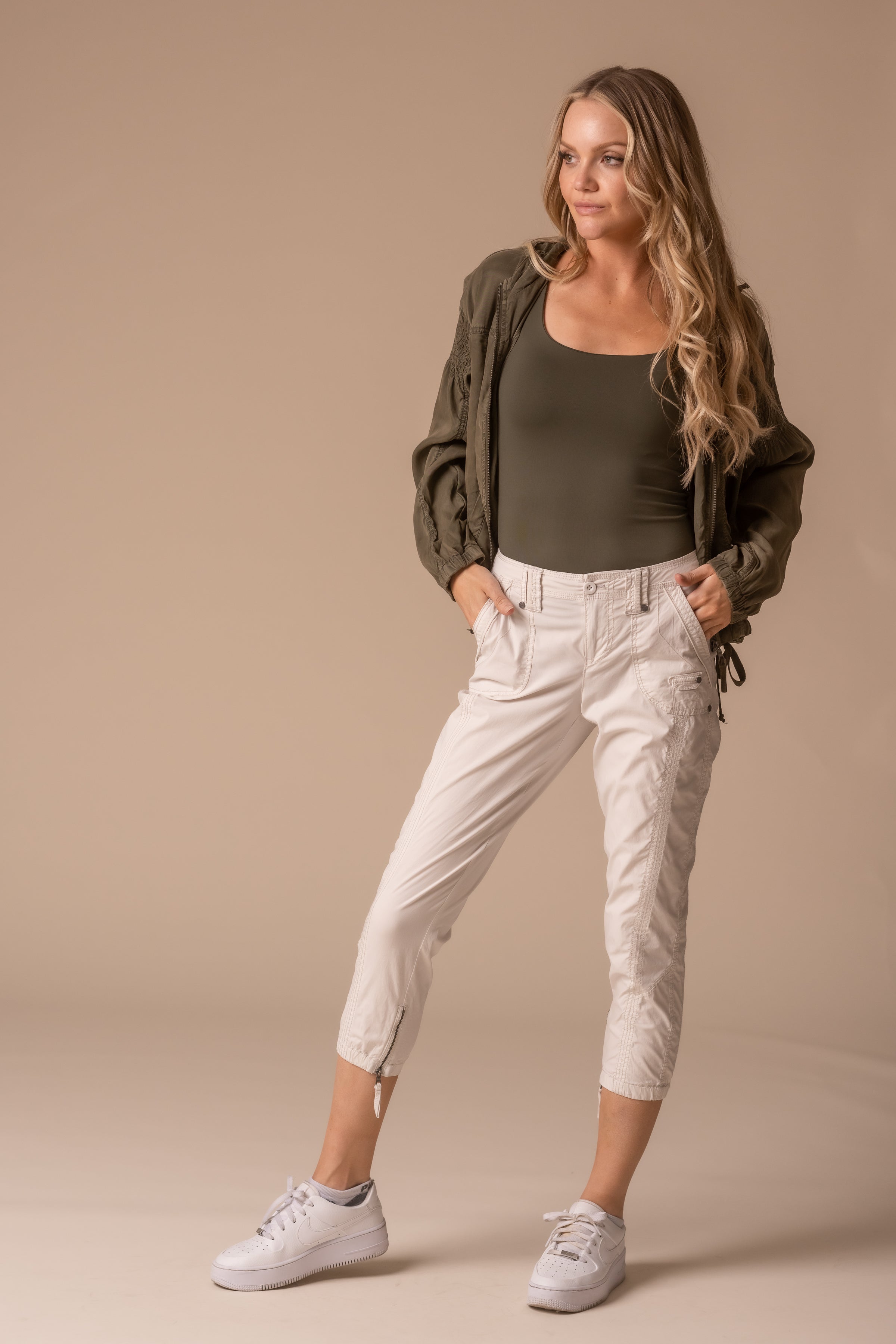Solid Stretch Poplin Pant