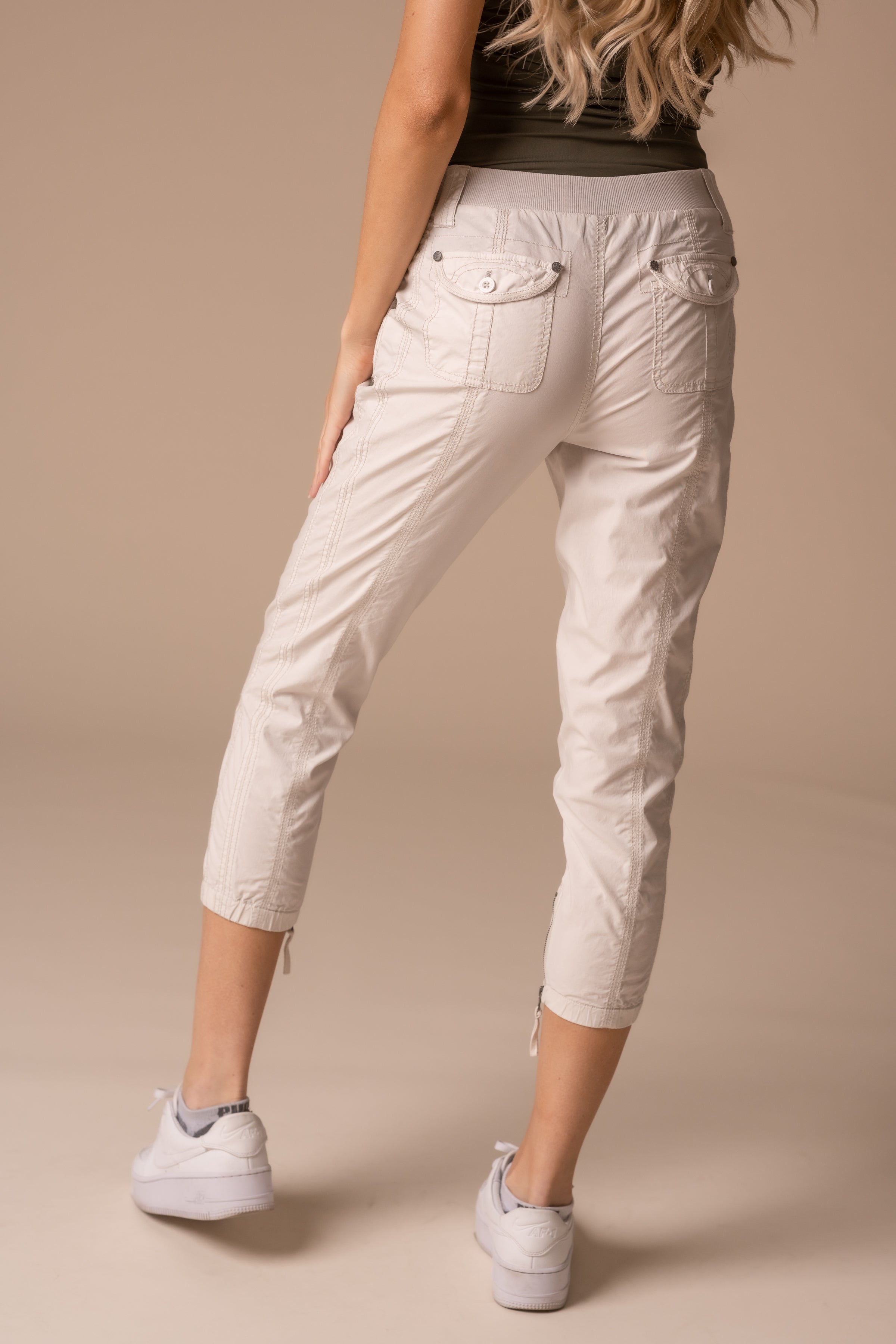 Solid Stretch Poplin Pant