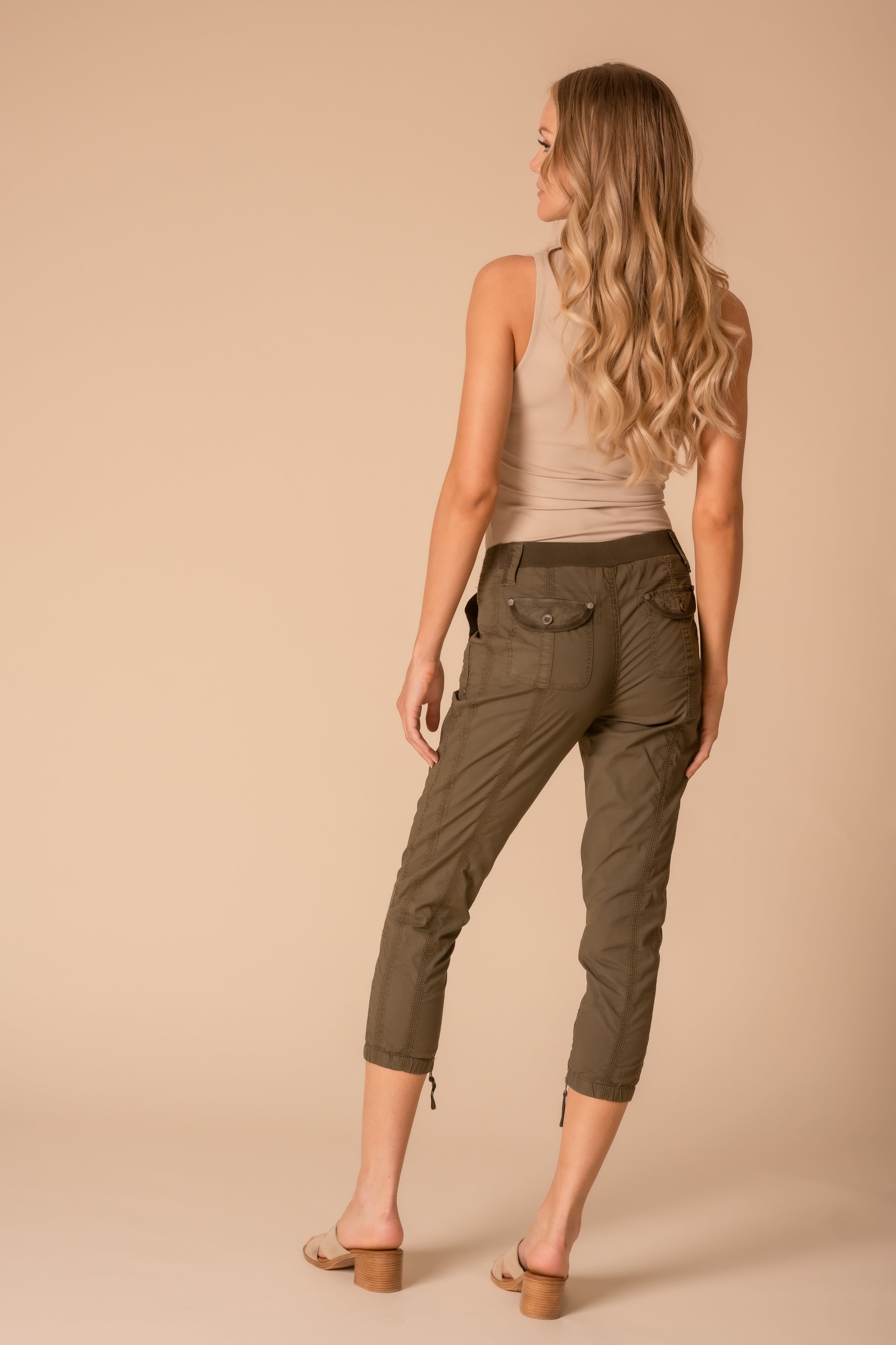 Solid Stretch Poplin Pant