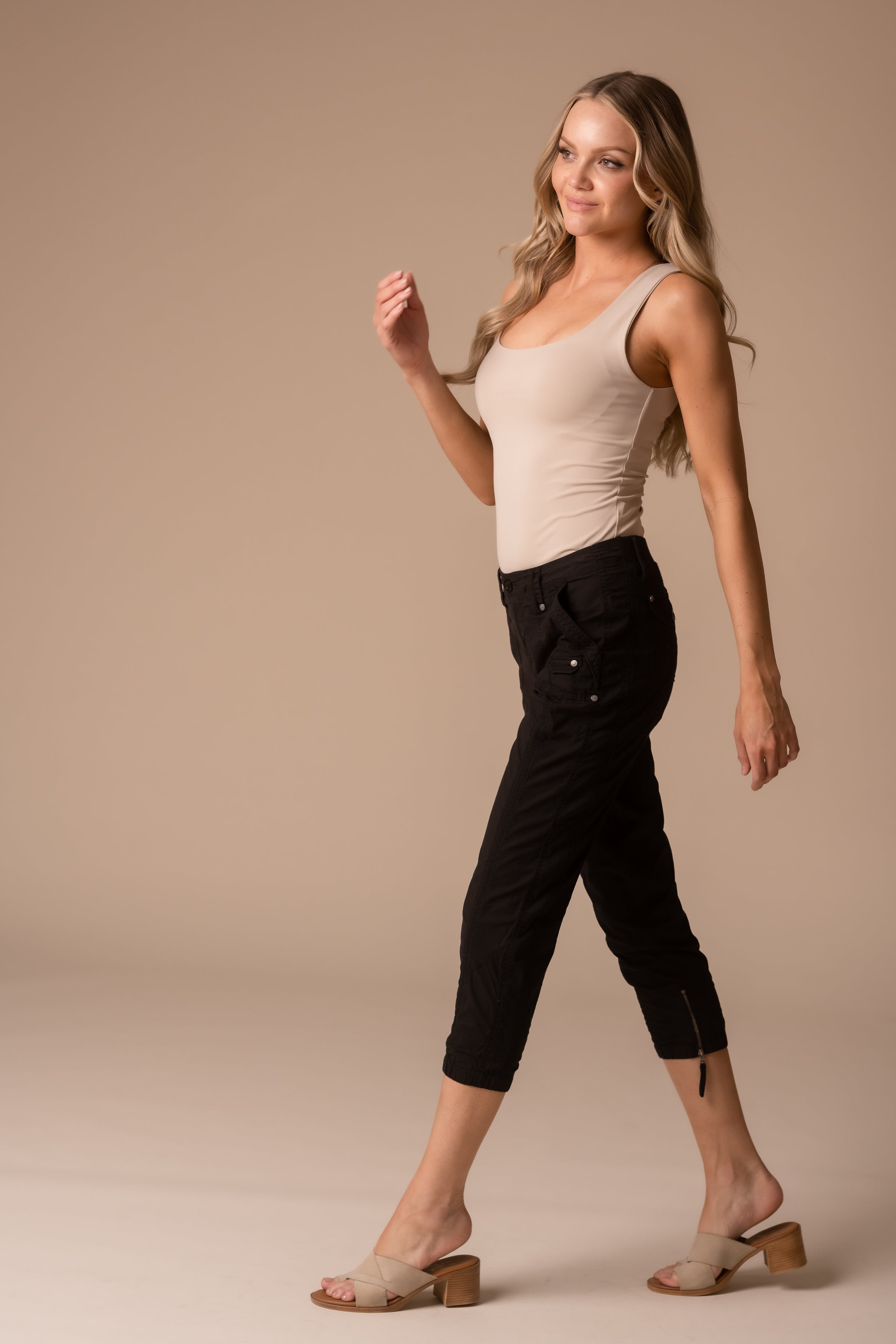 Solid Stretch Poplin Pant