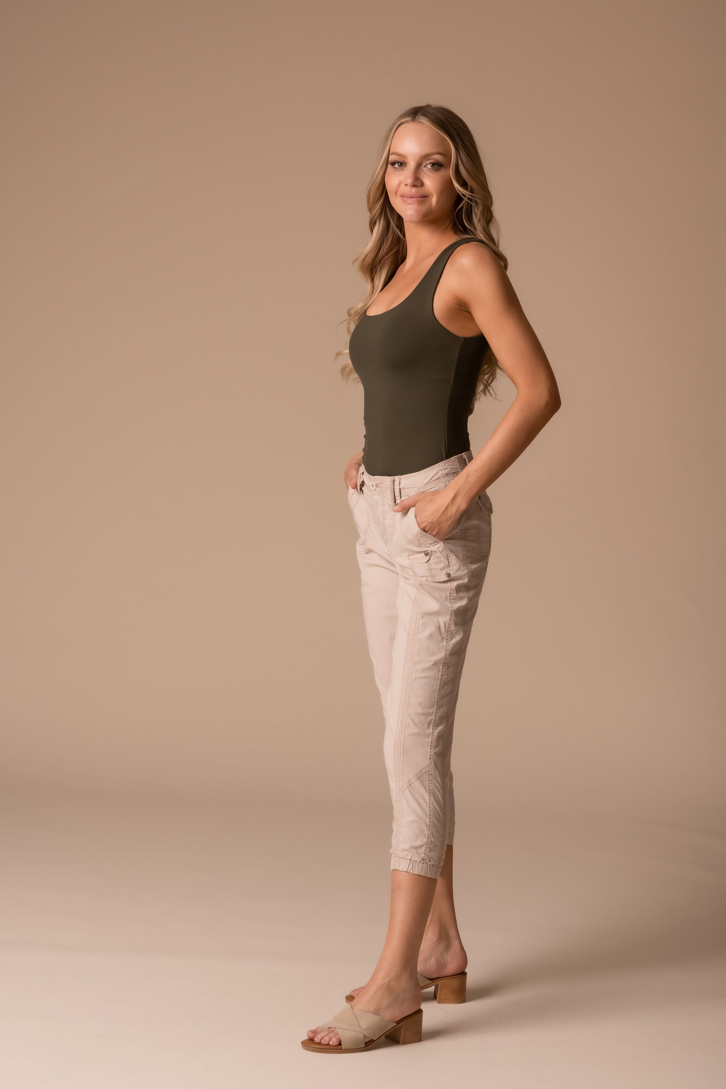Solid Stretch Poplin Pant