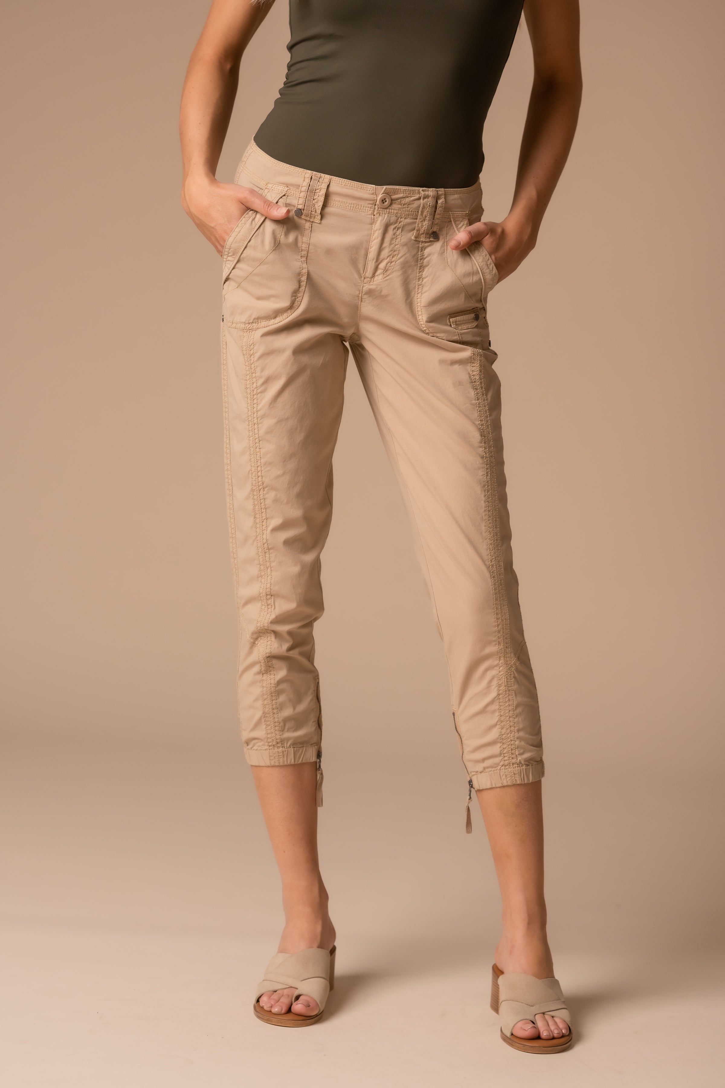 Solid Stretch Poplin Pant