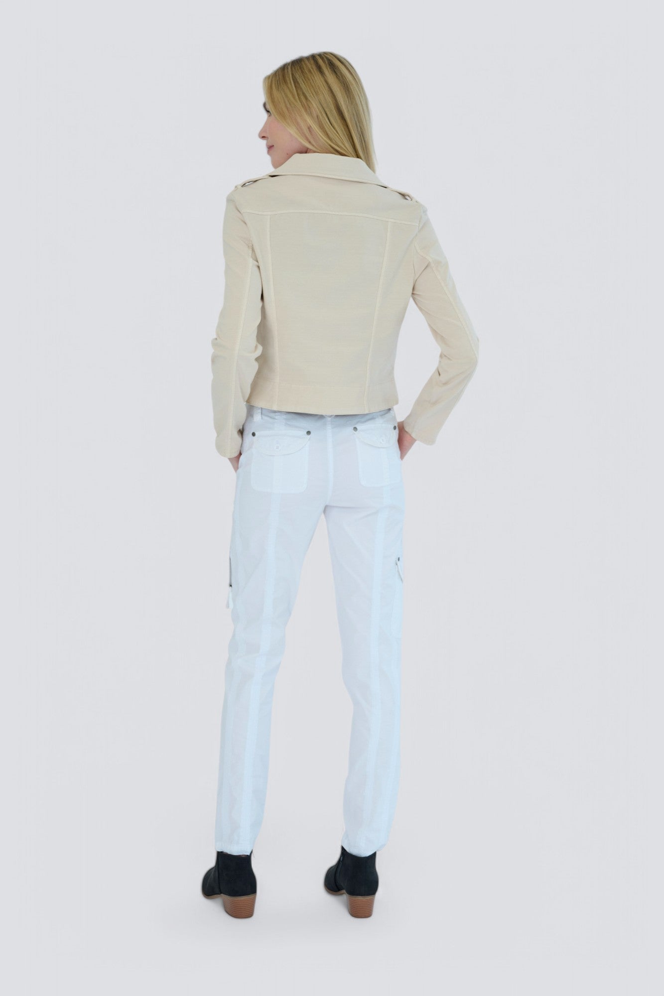 #color_white