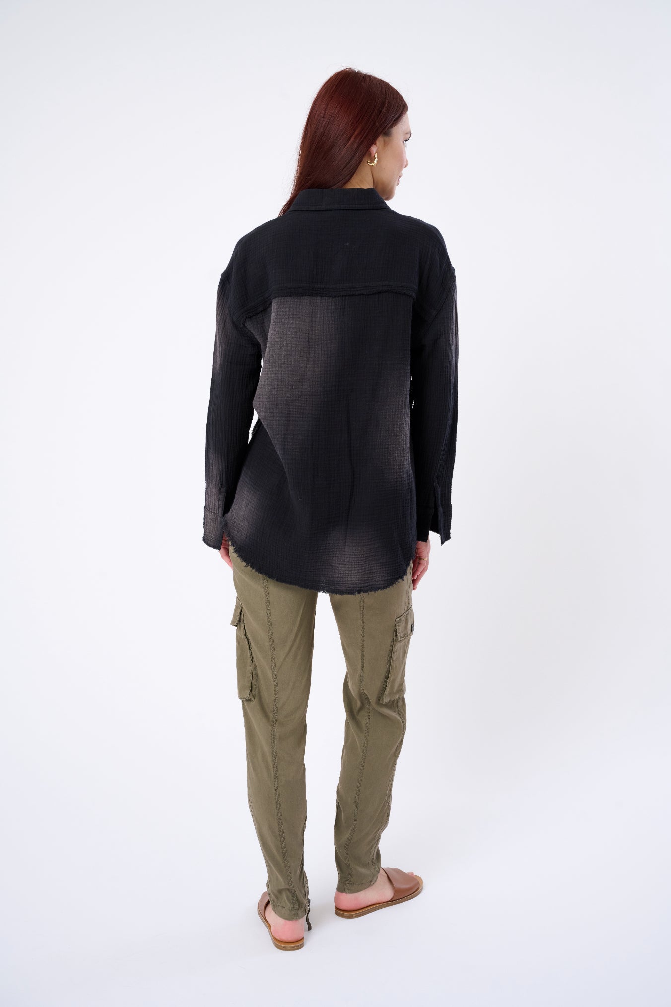 #color_blk/gray/ivo td