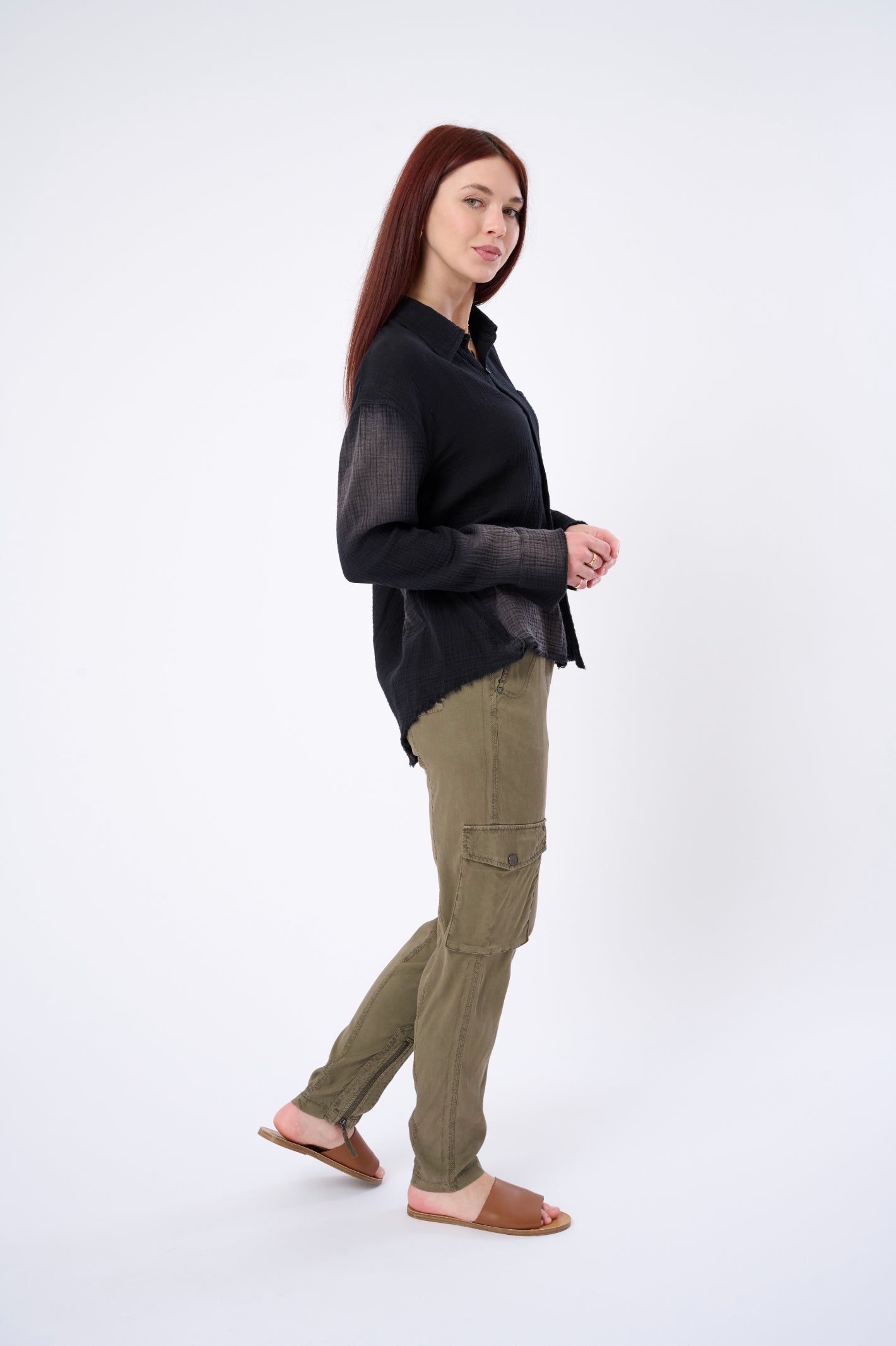 #color_blk/gray/ivo td