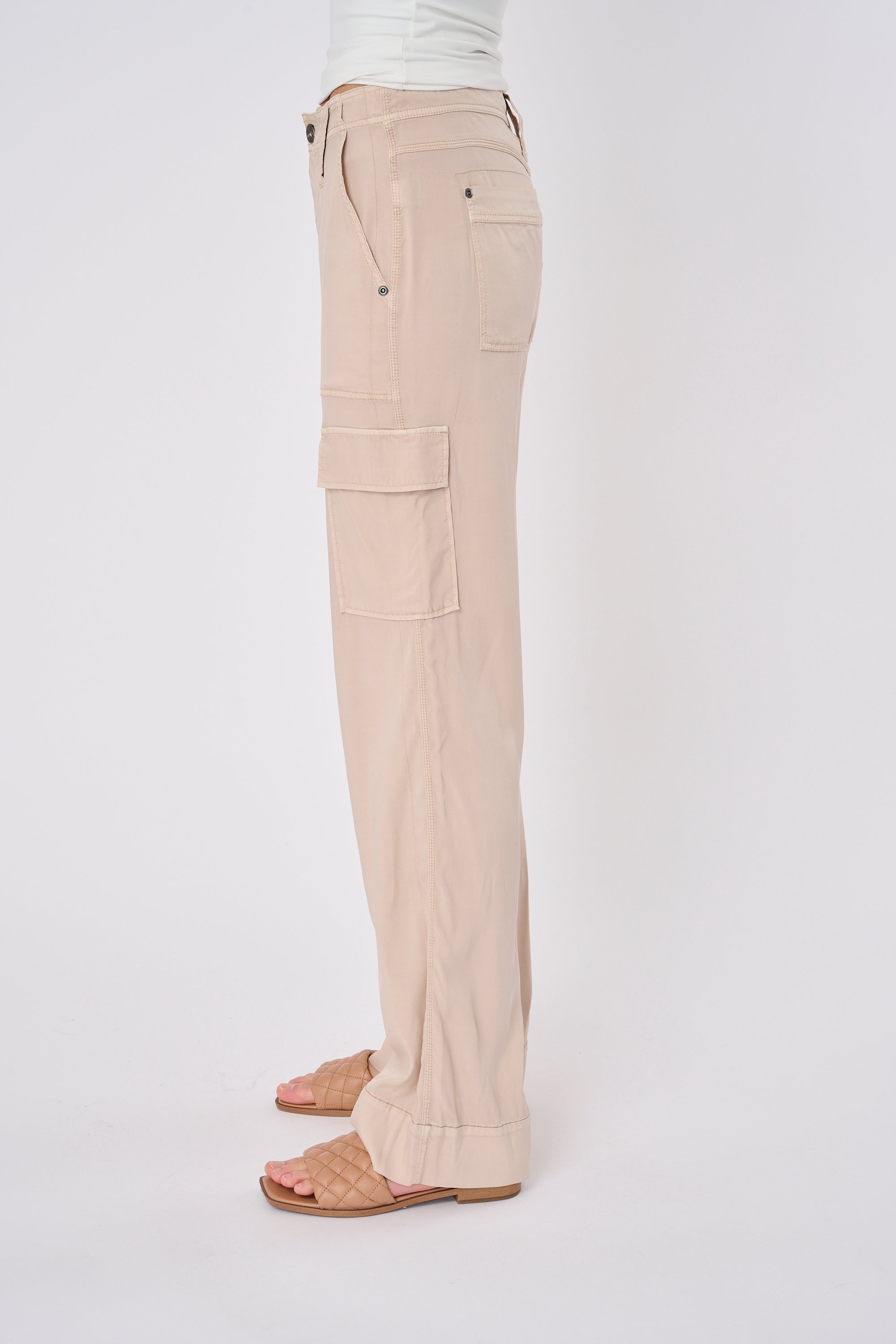 Nava Pant