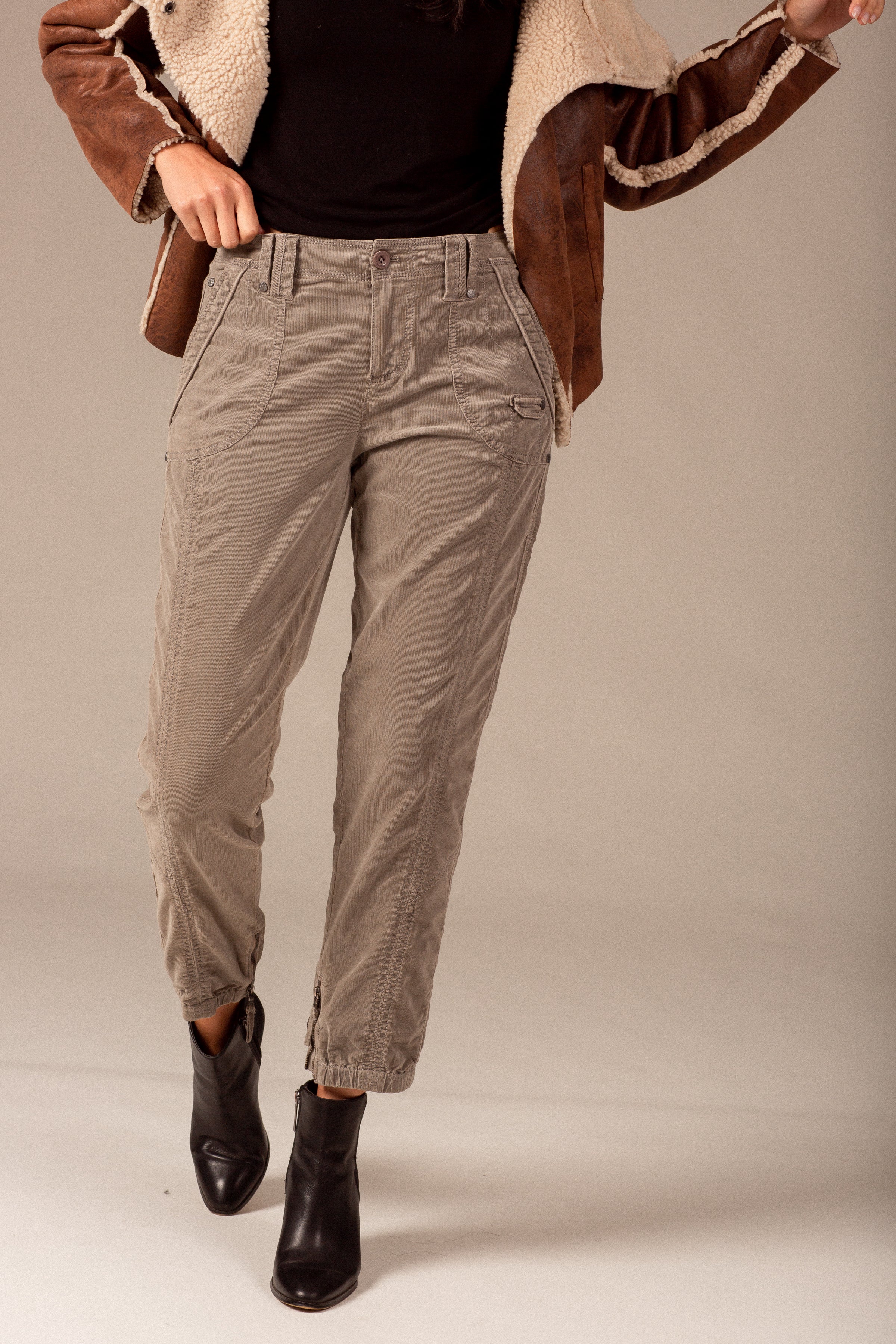 Stretch Corduroy Pant