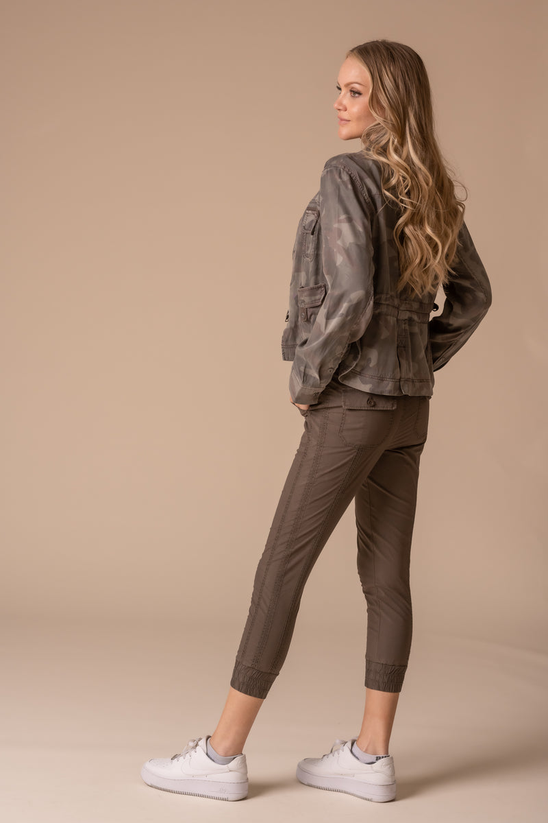 Solid Stretch Poplin Jogger