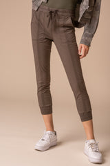 Solid Stretch Poplin Jogger