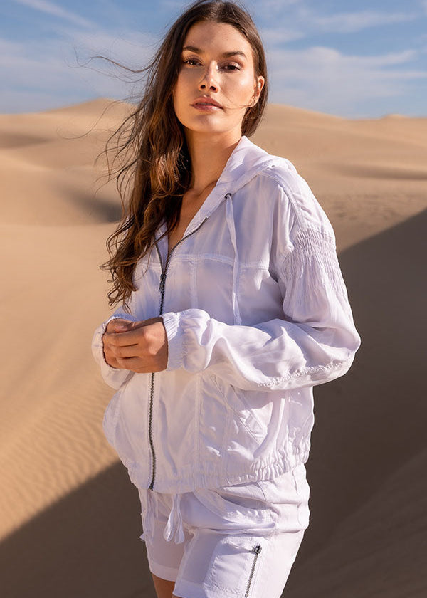 #color_white